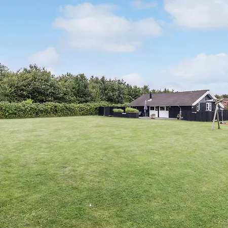3 Bedroom Lovely In Ferienhaus Otterup
